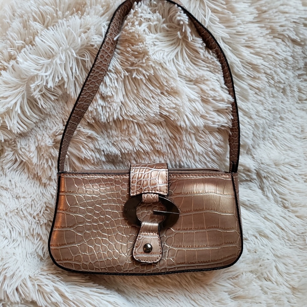 Guess purse